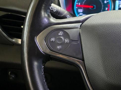 Used 2018 Chevrolet Traverse LT FWD image 32