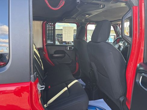 Used 2018 Jeep Wrangler Unlimited Sport S image 34