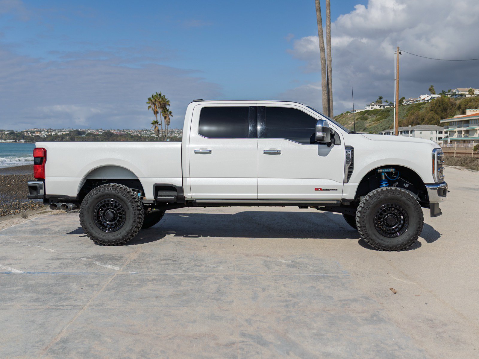 Used 2025 Ford F250 Lariat w/ Lariat Ultimate Package AWD/4WD image 4