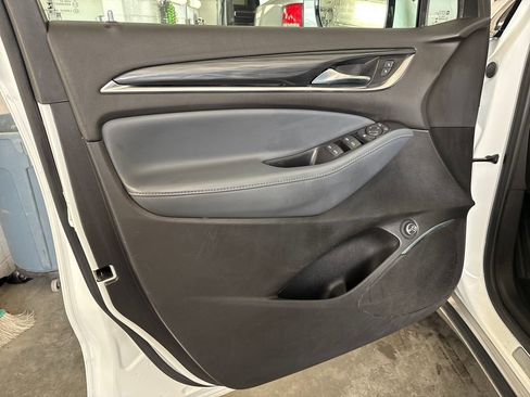 Used 2022 Buick Enclave Essence FWD image 16