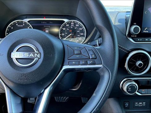 Used 2024 Nissan Sentra SV FWD image 14