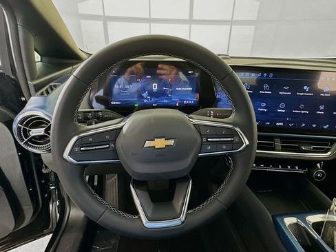 New 2026 Chevrolet Equinox EV LT AWD/4WD image 13