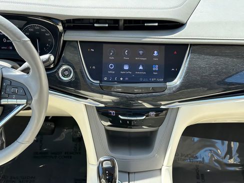 Used 2020 Cadillac XT6 Premium Luxury w/ LPO, Floor Liner Package image 23