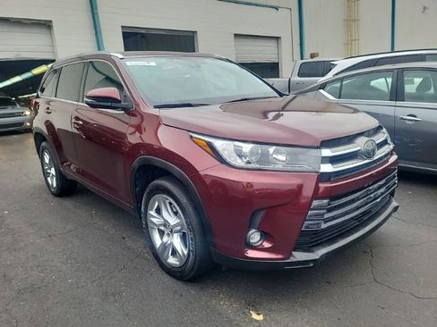Used 2019 Toyota Highlander Limited image 1