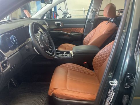 Used 2023 Kia Sorento SX Prestige AWD/4WD image 5
