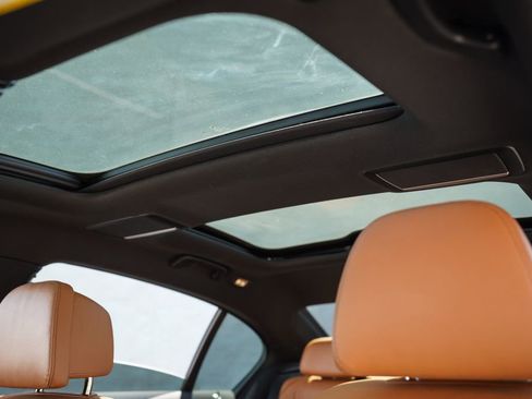 Used 2022 BMW 740i w/ M Sport Package image 36