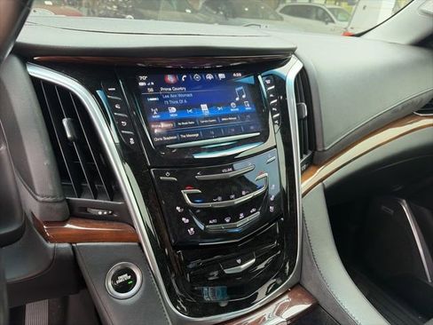 Used 2019 Cadillac Escalade ESV Luxury image 4