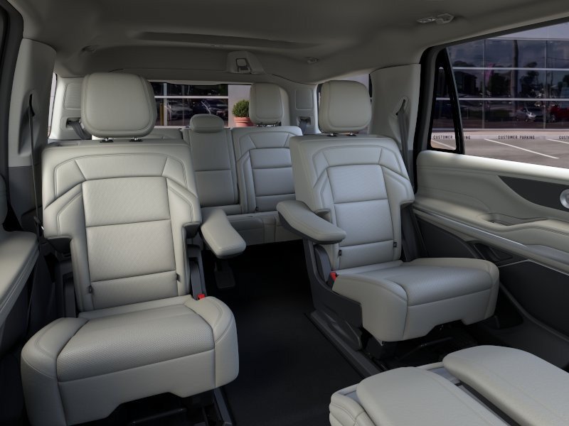 New 2026 Lincoln Navigator Premiere AWD/4WD image 11