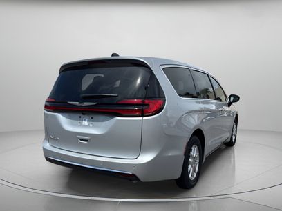 New 2026 Chrysler Pacifica Select
