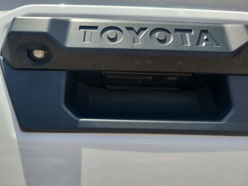 Used 2025 Toyota Tacoma Trailhunter AWD/4WD image 38