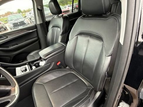 Used 2023 Jeep Grand Cherokee L Limited AWD/4WD image 21