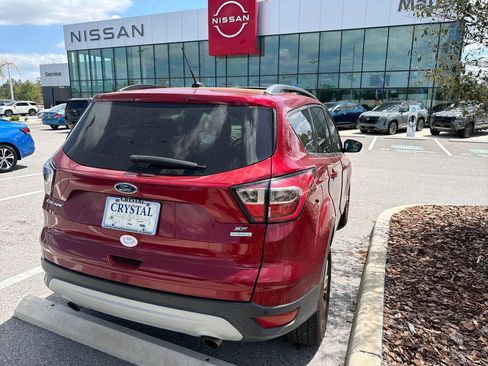 Used 2017 Ford Escape SE w/ Equipment Group 201A image 5