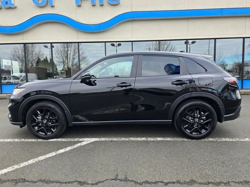 Certified 2025 Honda HR-V Sport image 2