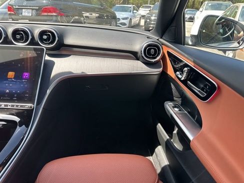 Used 2025 Mercedes-Benz C 300 4MATIC Sedan image 17