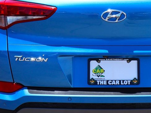 Used 2016 Hyundai Tucson Limited w/ Option Group 03 FWD image 19