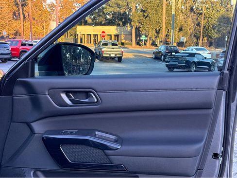 New 2026 Nissan Pathfinder SV image 8