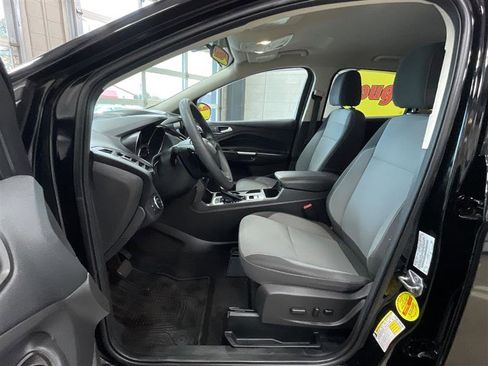 Used 2017 Ford Escape SE w/ Equipment Group 201A FWD image 10