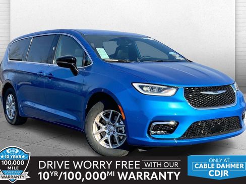 New 2026 Chrysler Pacifica Select FWD image 1