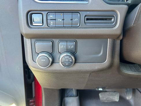 Used 2021 GMC Yukon SLT w/ SLT Luxury Package image 28