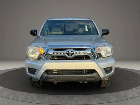 Used 2012 Toyota Tacoma 2WD Access Cab w/ SR5 Pkg image 2