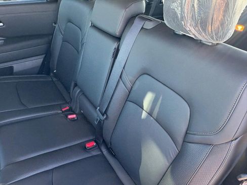 New 2025 Nissan Pathfinder SL image 22