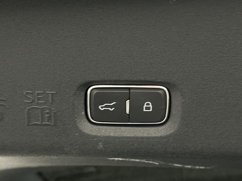 Used 2025 Ford Expedition Platinum AWD/4WD image 16