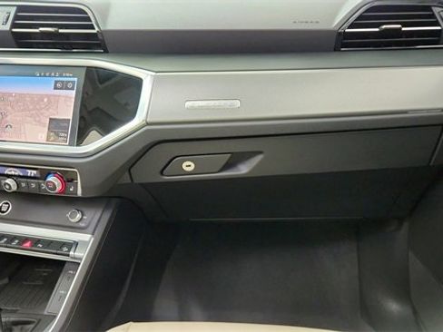 Used 2024 Audi Q3 2.0T Premium Plus image 36