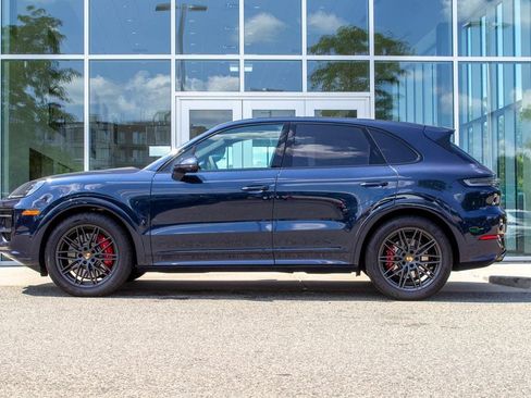 Used 2026 Porsche Cayenne GTS AWD/4WD image 7