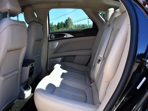 Used 2020 Lincoln MKZ Reserve w/ Luxury Package FWD image 17