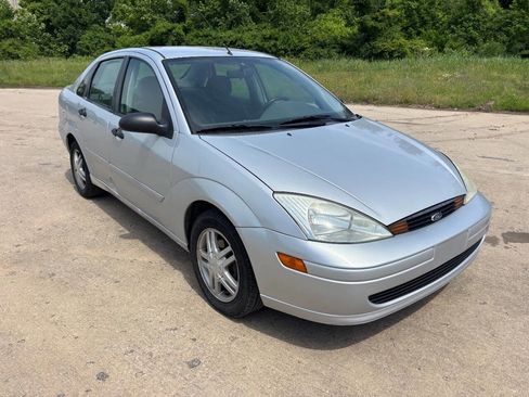 Used 2002 Ford Focus SE FWD image 3