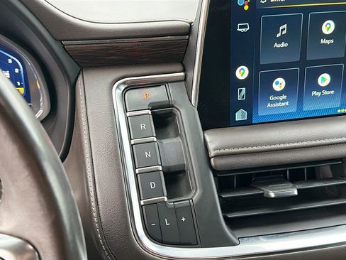 Used 2022 Chevrolet Tahoe Z71 image 16