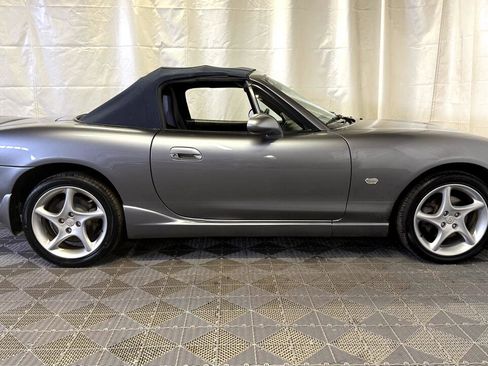 Used 2003 MAZDA MX-5 Miata image 5