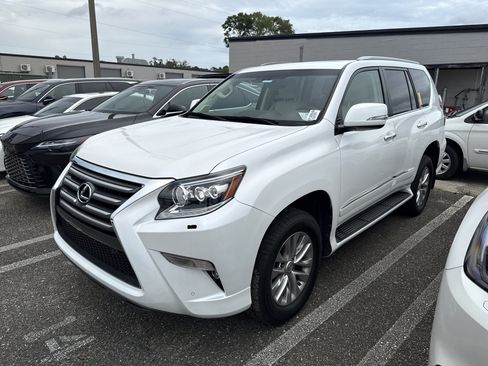 Used 2019 Lexus GX 460 Premium w/ Premium Package AWD/4WD image 2