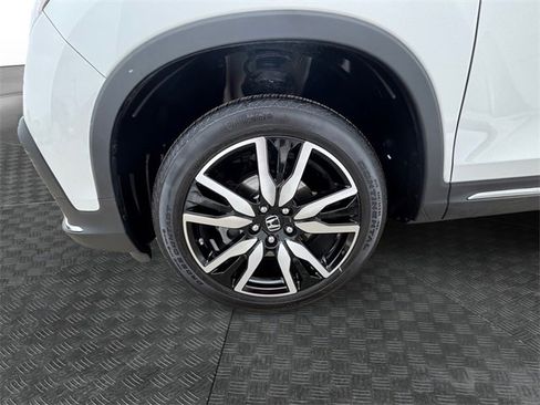 Used 2022 Honda Pilot Touring image 13