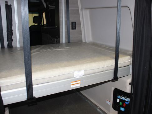 Used 2020 Mercedes-Benz Sprinter 2500 image 20