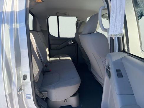 Used 2019 Nissan Frontier SV w/ Value Truck Package image 12