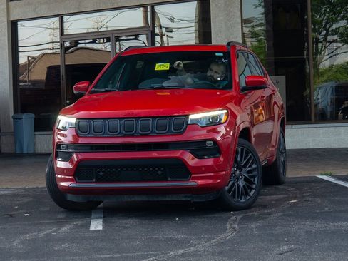 Used 2022 Jeep Compass Limited w/ (RED) Package AWD/4WD image 6
