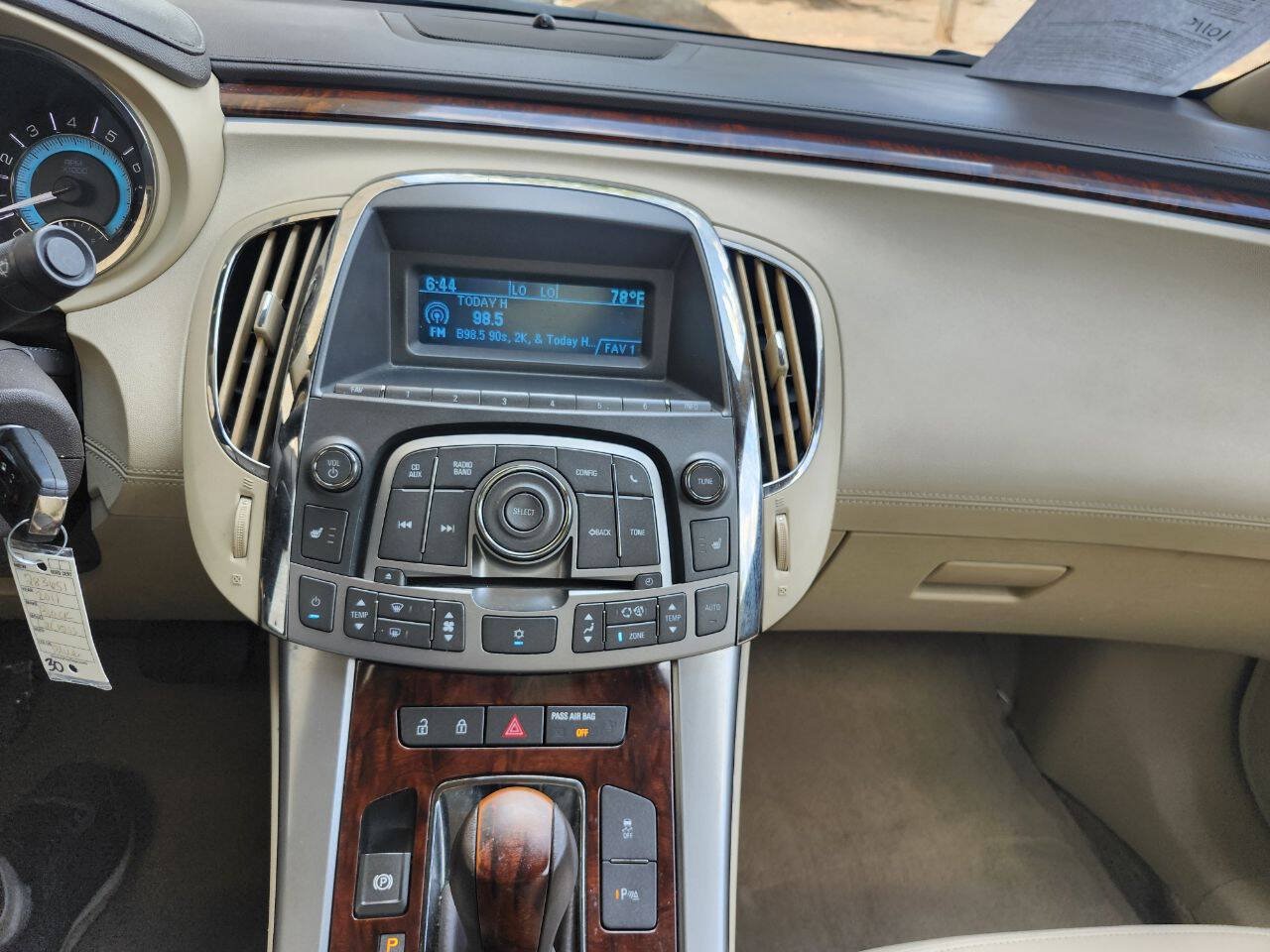 Used 2011 Buick LaCrosse CXL FWD image 11