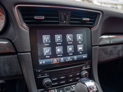 Used 2018 Porsche 911 GT2 RS image 17