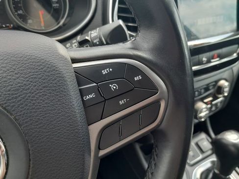 Used 2019 Jeep Cherokee Limited w/ Trailer Tow Group AWD/4WD image 15