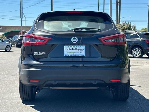 Certified 2022 Nissan Rogue Sport S image 5