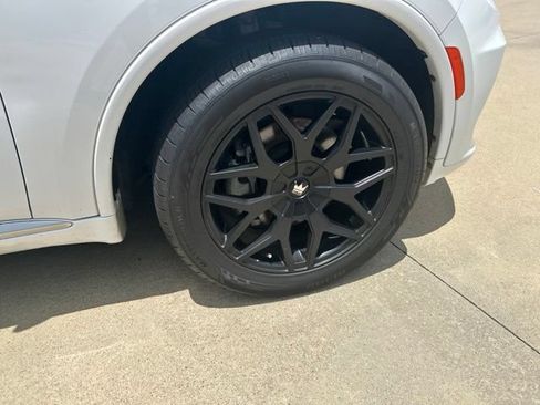 Used 2022 Dodge Durango SXT w/ Anodized Platinum Package RWD image 16