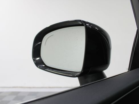 Used 2022 Volvo XC60 B5 Momentum image 16