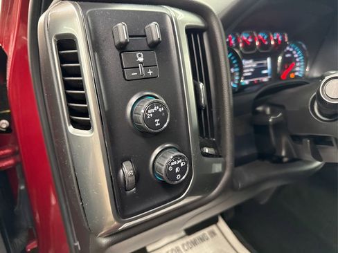 Used 2018 Chevrolet Silverado 1500 LT w/ All Star Edition image 35