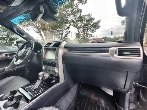 Used 2021 Lexus GX 460 Premium w/ Premium Package AWD/4WD image 29