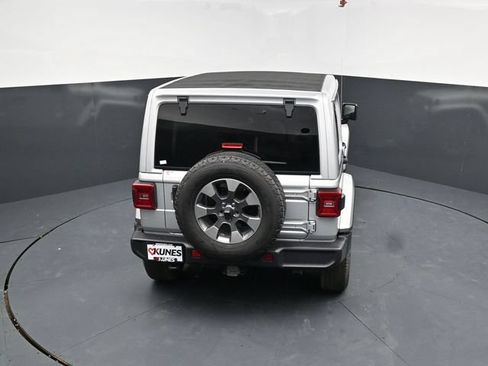 Used 2023 Jeep Wrangler Unlimited Sahara w/ LED Lighting Group AWD/4WD image 32