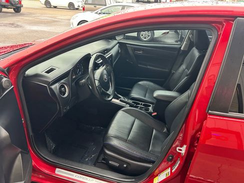 Used 2019 Toyota Corolla XSE image 3