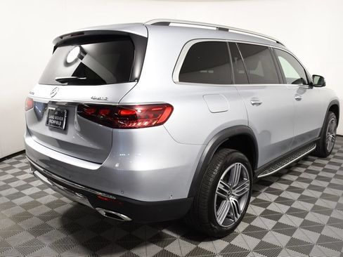 Used 2024 Mercedes-Benz GLS 450 4MATIC image 6