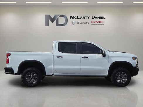 Used 2025 Chevrolet Silverado 1500 ZR2 w/ Technology Package AWD/4WD image 15