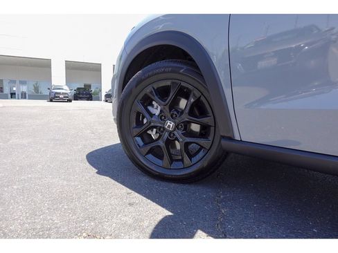 Used 2025 Honda HR-V Sport image 9